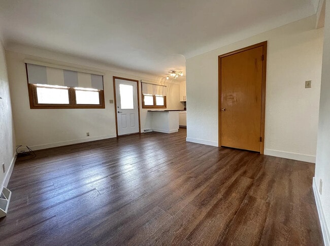 2916 Johnson Ave NW in Cedar Rapids, IA - Building Photo - Building Photo