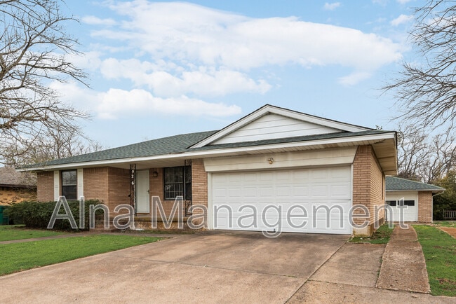926 Harrington Dr in Cedar Hill, TX - Building Photo - Building Photo