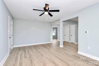 1521 Effingham Rd in Charlotte, NC - Building Photo - Building Photo