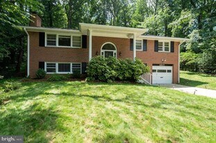 6807 Winter Ln in Annandale, VA - Building Photo