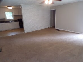 1095 Foster Cir in Valley, AL - Building Photo - Building Photo