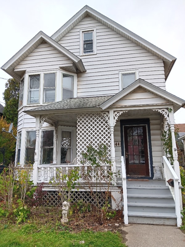 44 Maple Ave