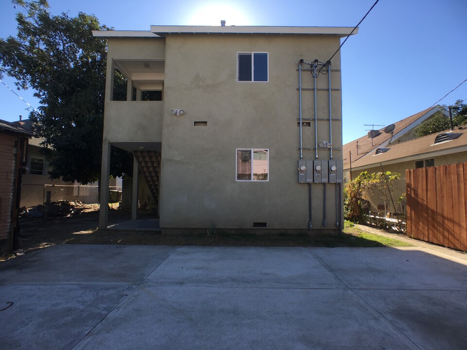 1225 W 37th Dr in Los Angeles, CA - Building Photo