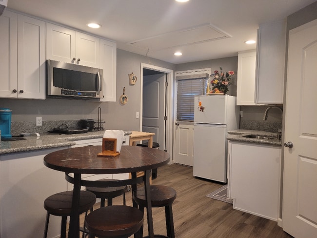 248 Bluefield Ave in Thousand Oaks, CA - Building Photo - Building Photo