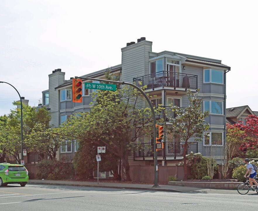 1606 W 10th Ave in Vancouver, BC - Building Photo