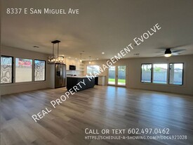 8337 E San Miguel Ave in Scottsdale, AZ - Building Photo - Building Photo