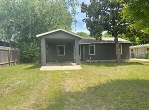 406 Swanee Dr in Austin, TX - Building Photo - Building Photo