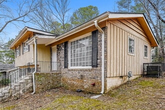 1021 Dawn Dr, Unit B24-202 in Birmingham, AL - Building Photo - Building Photo