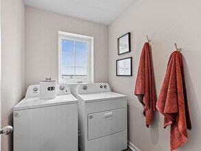 927 Maywood Ln in Waukee, IA - Foto de edificio - Building Photo