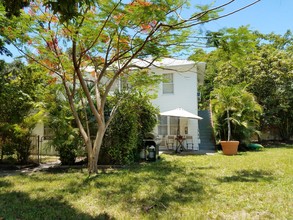 Dania Duplex in Dania Beach, FL - Building Photo - Building Photo