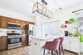 764 Cherry Creek Dr in Grayslake, IL - Building Photo - Building Photo