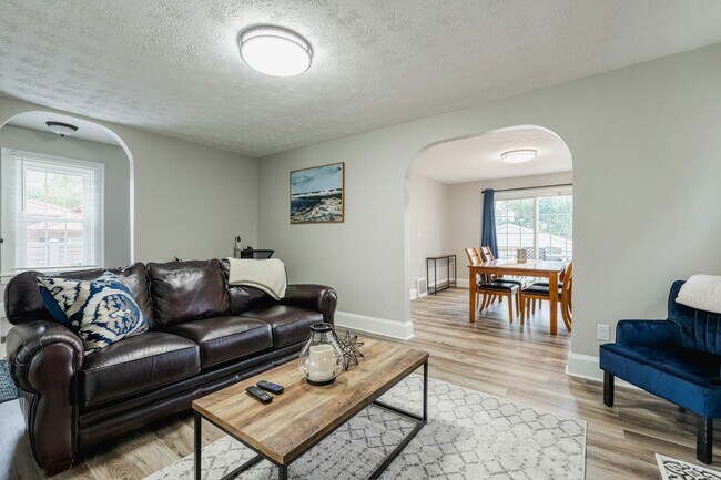 246 Wayne Ave in Akron, OH - Building Photo - Building Photo