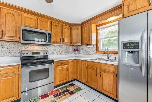 117 Arnold Rd in Norwood, MA - Building Photo - Building Photo