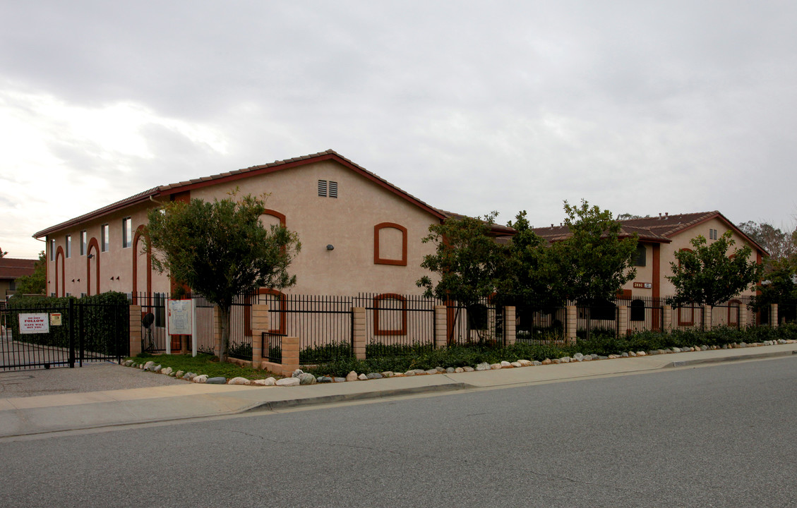 Towne Apartments in Banning, CA - Building Photo