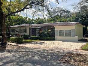 828 Lorca St in Coral Gables, FL - Building Photo - Building Photo