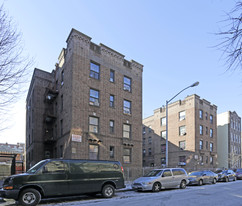 Elmhurst in Flushing, NY - Foto de edificio - Building Photo