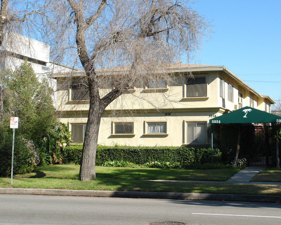 5034 Cahuenga Blvd in Hollywood, CA - Building Photo