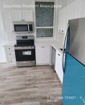 3 William St in Hamilton, ON - Building Photo