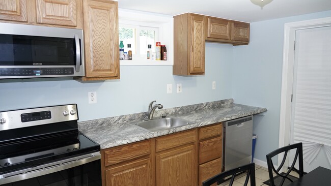 1516 Gridley Ln, Unit LL in Silver Spring, MD - Foto de edificio - Building Photo