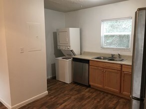 436 Belmont Rd-Unit -4 in Tallahassee, FL - Building Photo - Building Photo