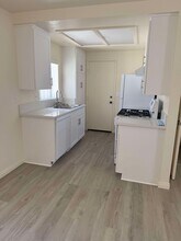 11th Street Townhomes in Imperial Beach, CA - Foto de edificio - Building Photo