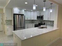 9005 Flynn Cir in Boca Raton, FL - Building Photo - Building Photo