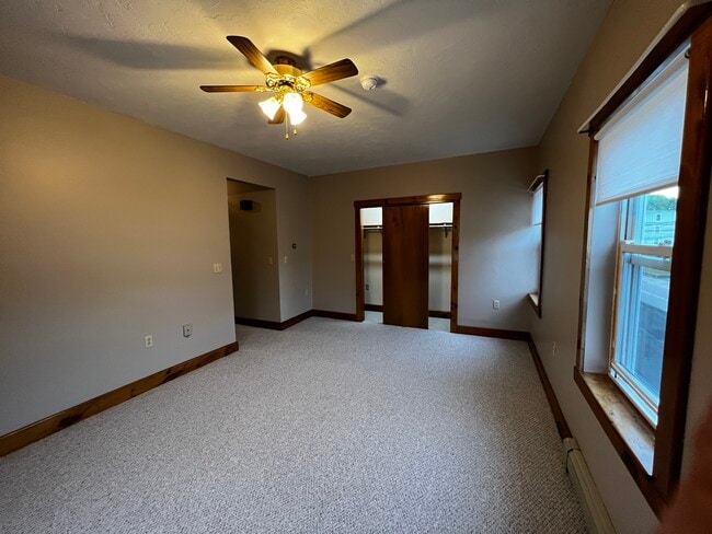 217 Pine St, Unit 3 in Attleboro, MA - Foto de edificio - Building Photo