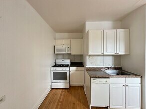 4409 N Kenneth Ave in Chicago, IL - Foto de edificio - Building Photo