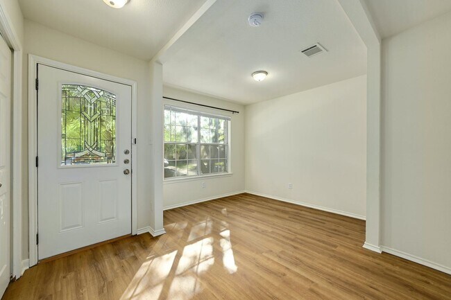 1531 Parkfield Cir in Round Rock, TX - Building Photo - Building Photo