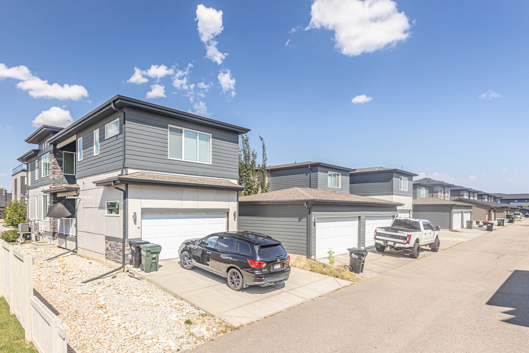 108 Salisbury Way in Sherwood Park, AB - Building Photo