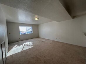 1860 2nd Units 13 - 16-Unit -1860 S 2nd # 13 in Pocatello, ID - Building Photo - Building Photo