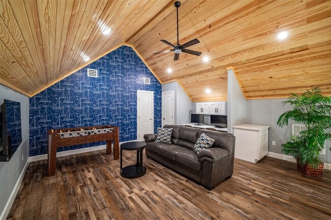 property at 413 Pompano Ln