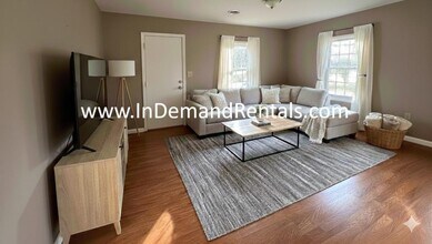 325 Malaga Park Dr in Malaga, NJ - Building Photo - Building Photo