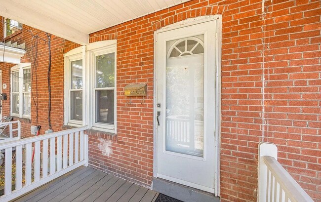 2447 Penn St in Harrisburg, PA - Building Photo - Building Photo