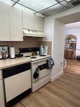 8261 SW 128th St in Pinecrest, FL - Building Photo - Building Photo