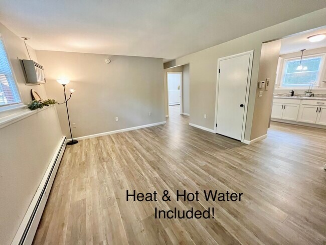 62 Cisar Rd, Unit 1 in Willington, CT - Building Photo - Building Photo