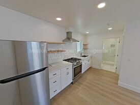 328 W Pedregosa St in Santa Barbara, CA - Building Photo