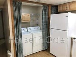 12 Looking Glass Ln in Asheville, NC - Building Photo - Building Photo