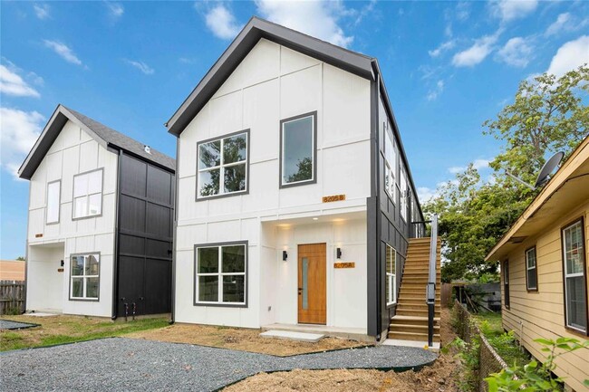 8205 Moon Beam St-Unit -A in Houston, TX - Building Photo - Building Photo