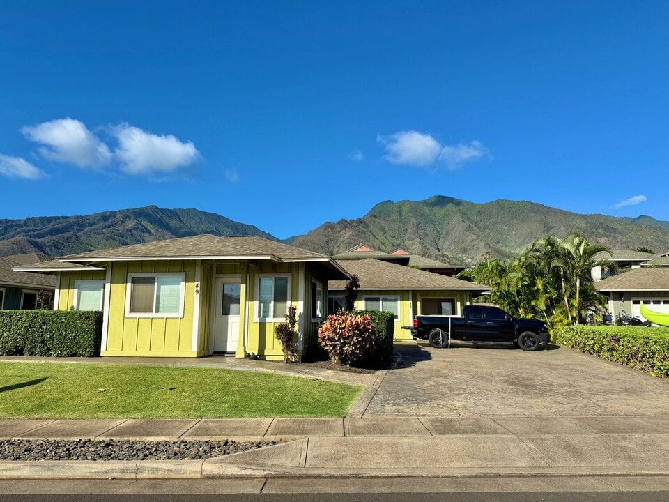 49 Koani Loop in Wailuku, HI - Building Photo