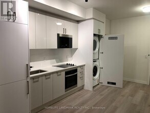 280 Dundas St W in Toronto, ON - Building Photo - Building Photo