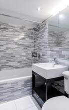 E 26TH ST., Unit 5D in New York, NY - Foto de edificio - Building Photo