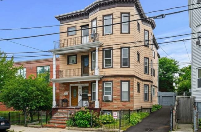 property at 154 Glen St