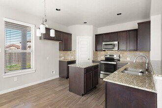 561 Creekside FRST in New Braunfels, TX - Building Photo - Building Photo