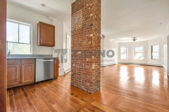 19 Arnold St in Providence, RI - Building Photo - Building Photo