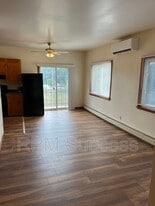 1014 Braley Rd in New Bedford, MA - Building Photo