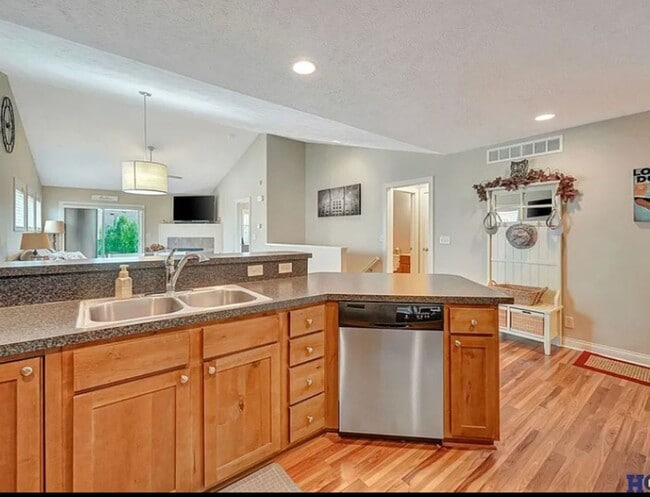 5248 N 10th St in Lincoln, NE - Building Photo - Building Photo