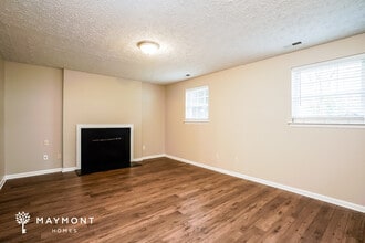 2717 Midway Park Ct, Unit Unit 9 in Raleigh, NC - Foto de edificio - Building Photo