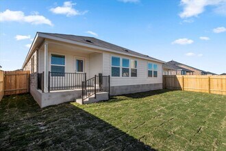 221 Rodney Boat Rd in Kyle, TX - Building Photo - Building Photo