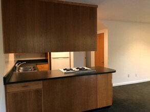 2436 Ellsworth St in Berkeley, CA - Foto de edificio - Building Photo